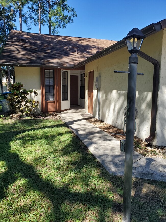 property at 836 Stonybrook Cir