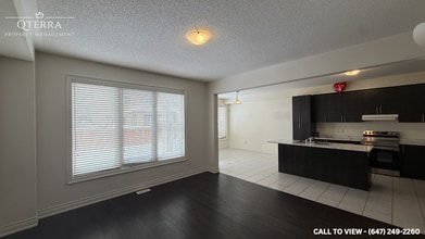 16 Mussle White Rd in Brampton, ON - Building Photo - Building Photo