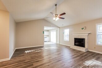 4009 Beaverbrook Dr in Indian Trail, NC - Foto de edificio - Building Photo