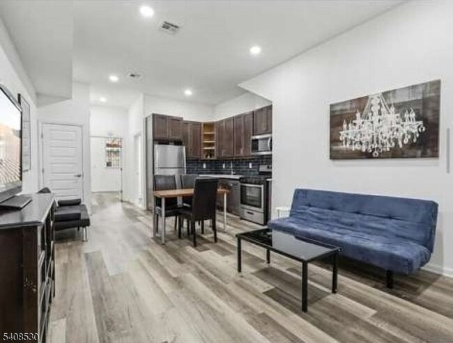 430 Ocean Ave, Unit 1L in Jersey City, NJ - Foto de edificio - Building Photo