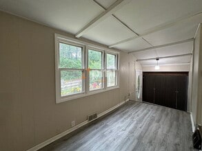 3320 E Johns Ave in Michigan City, IN - Foto de edificio - Building Photo