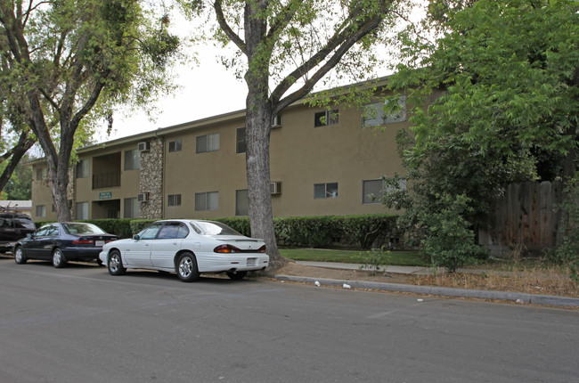 Downey Place in Modesto, CA - Building Photo - Building Photo