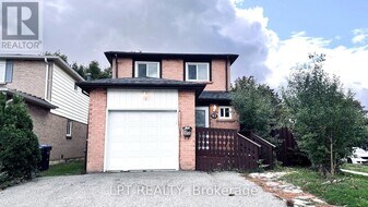 93 Martindale Crescent in Brampton, ON - Building Photo