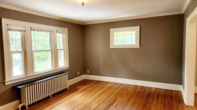 1164 New Britain Ave in West Hartford, CT - Building Photo - Building Photo