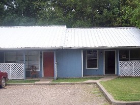 507 N Ave D in Clifton, TX - Building Photo