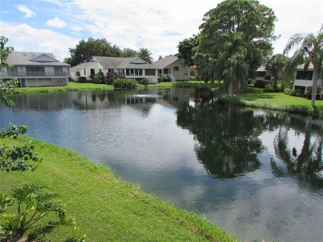 property at 1013 Lake Avoca Ct