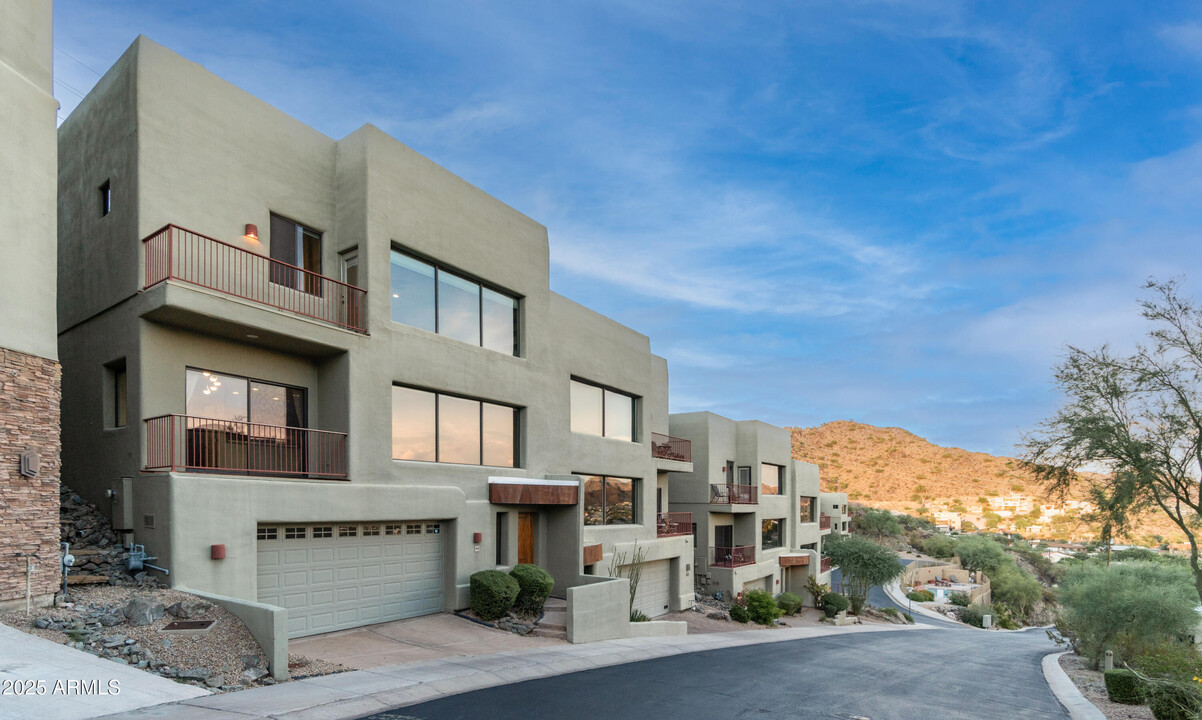 44 W Foothill Dr in Phoenix, AZ - Building Photo
