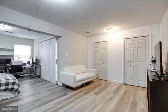 4669 Flatlick Branch Dr in Chantilly, VA - Building Photo - Building Photo