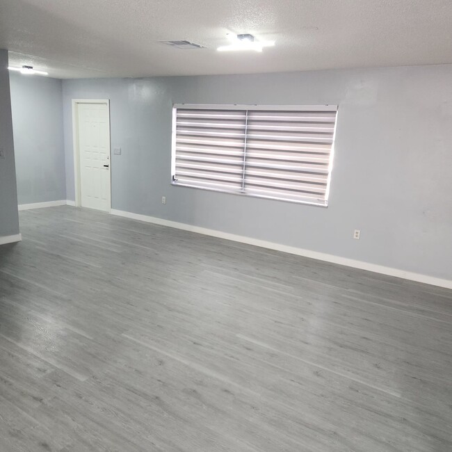 965 McMahon Ave NW in Port Charlotte, FL - Building Photo - Building Photo