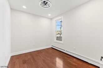 633 Lafayette Ave in Hawthorne, NJ - Building Photo - Building Photo