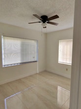 890 NW 106th St in Miami, FL - Building Photo - Building Photo
