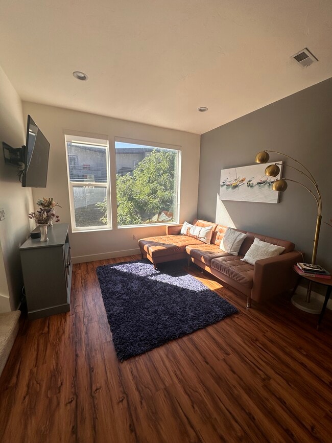 property at 1037 W Rooftop Dr