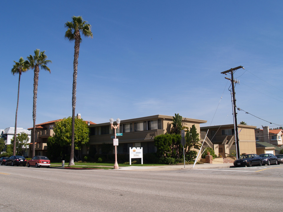 Topaz Apartments in Redondo Beach, CA - Building Photo