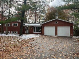 224 Park Ave in East Gwillimbury, ON - Building Photo