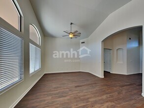 10706 S Distillery Canyon Spring Dr, Unit 5 in Vail, AZ - Building Photo - Building Photo