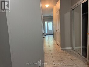 58 Heron Park Pl in Toronto, ON - Building Photo - Building Photo