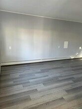 344 Van Buren St in West Babylon, NY - Building Photo - Building Photo