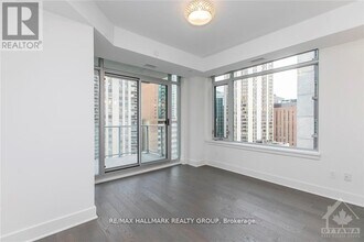 255 Bay St in Ottawa, ON - Building Photo - Building Photo
