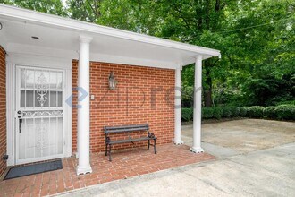 615 Pinecrest Dr in Manchester, GA - Foto de edificio - Building Photo