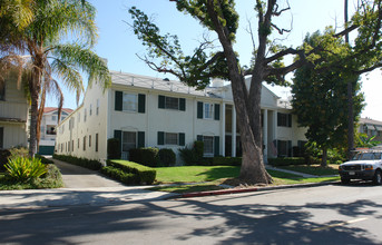 1122 N Louise St in Glendale, CA - Building Photo - Building Photo