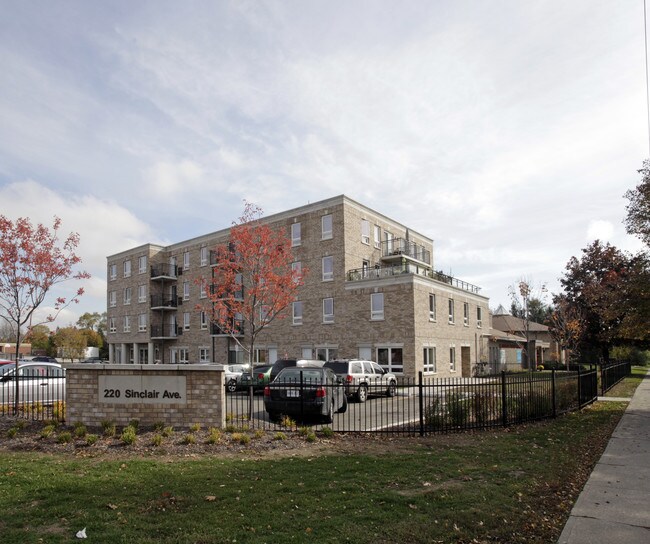 Residences at St. Andrews in Halton Hills, ON - Building Photo - Building Photo