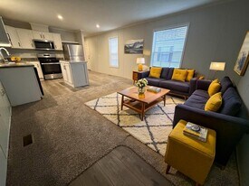 38062 St Tropez Dr in Clinton Township, MI - Building Photo