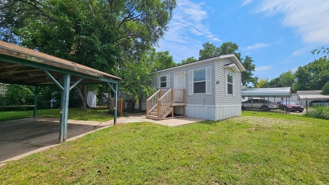 2320 E MacArthur Rd in Wichita, KS - Building Photo - Building Photo
