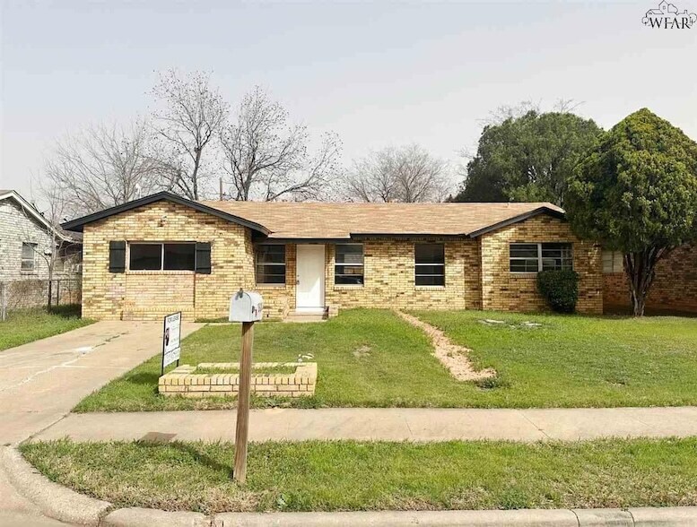 1808 Las Cruces Ln, Unit 2 in Wichita Falls, TX - Building Photo
