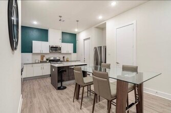 10211 Las Nubes Ave in Houston, TX - Building Photo - Building Photo