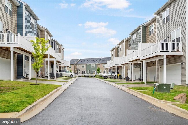 1815 Iris Ln in Hanover, MD - Building Photo - Building Photo