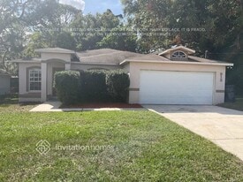 913 W Lake Cannon Dr NW in Winter Haven, FL - Building Photo
