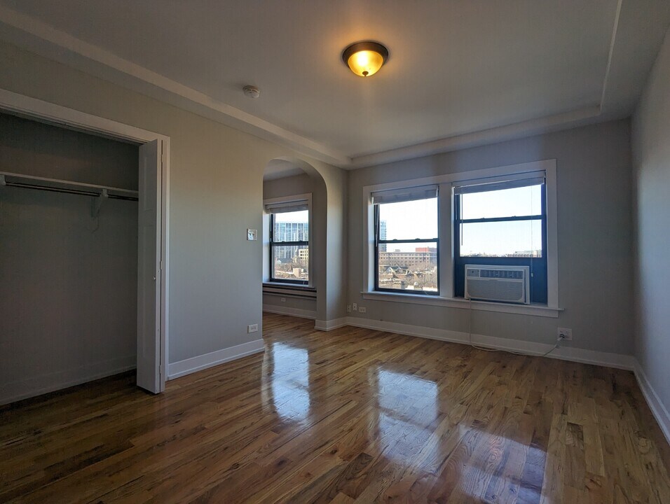 557 W Arlington Pl, Unit 5 in Chicago, IL - Foto de edificio