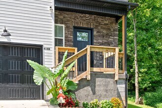 418 Oak St in Clarksville, TN - Building Photo - Building Photo