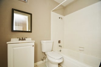 17230 Imperial Valley Dr in Houston, TX - Foto de edificio - Building Photo