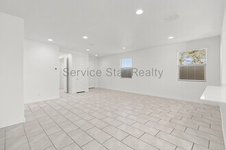 32273 N 21st Dr in Phoenix, AZ - Building Photo - Building Photo