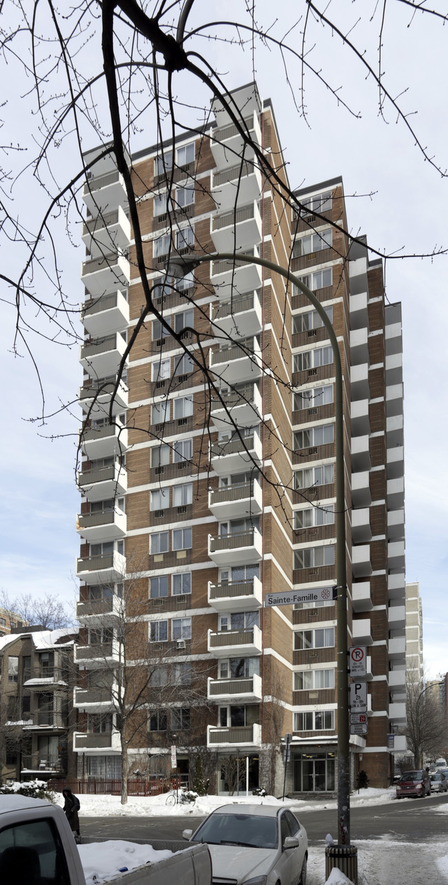 3505 Sainte-Famille in Montréal, QC - Building Photo - Building Photo