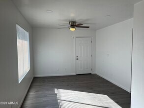 2028 W Lawrence Rd-Unit -1 in Phoenix, AZ - Building Photo - Building Photo