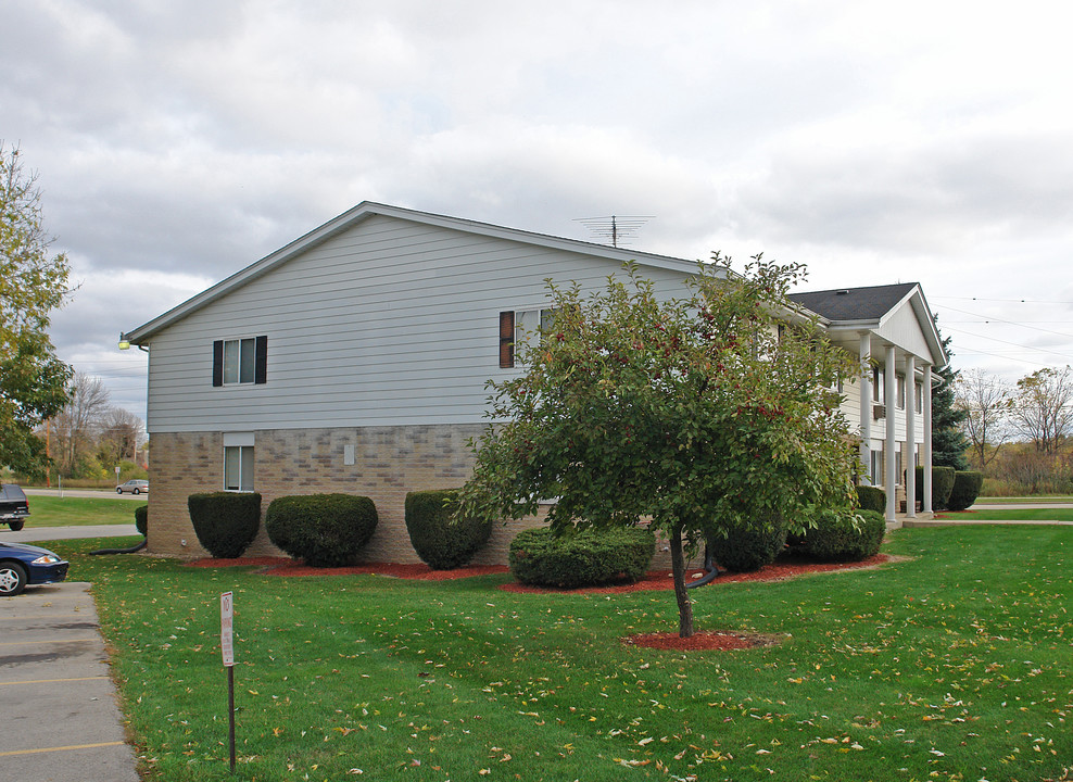 600 1st St in Waterford, WI - Building Photo