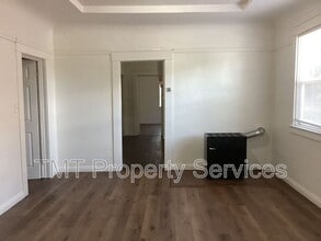 202 W Oak St in Stockton, CA - Building Photo - Building Photo