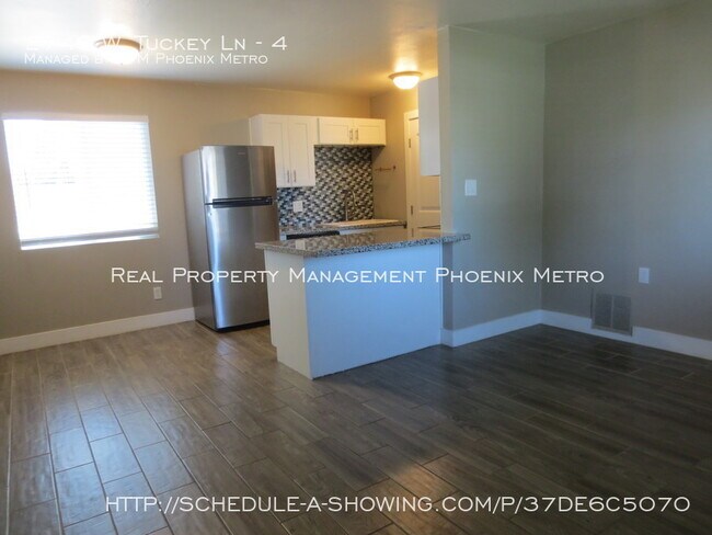 2749 W Tuckey Ln-Unit -4 in Phoenix, AZ - Building Photo - Building Photo