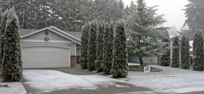 Emerald Place Duplexes in Puyallup, WA - Building Photo - Building Photo