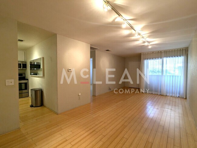 2825 N Los Felices Rd in Palm Springs, CA - Building Photo - Building Photo