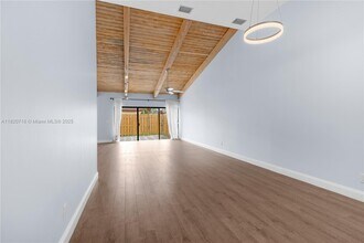 2627 Parkview Dr S in Hallandale Beach, FL - Building Photo - Building Photo