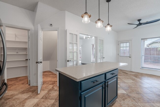 19102 Lookout Mountain Ln