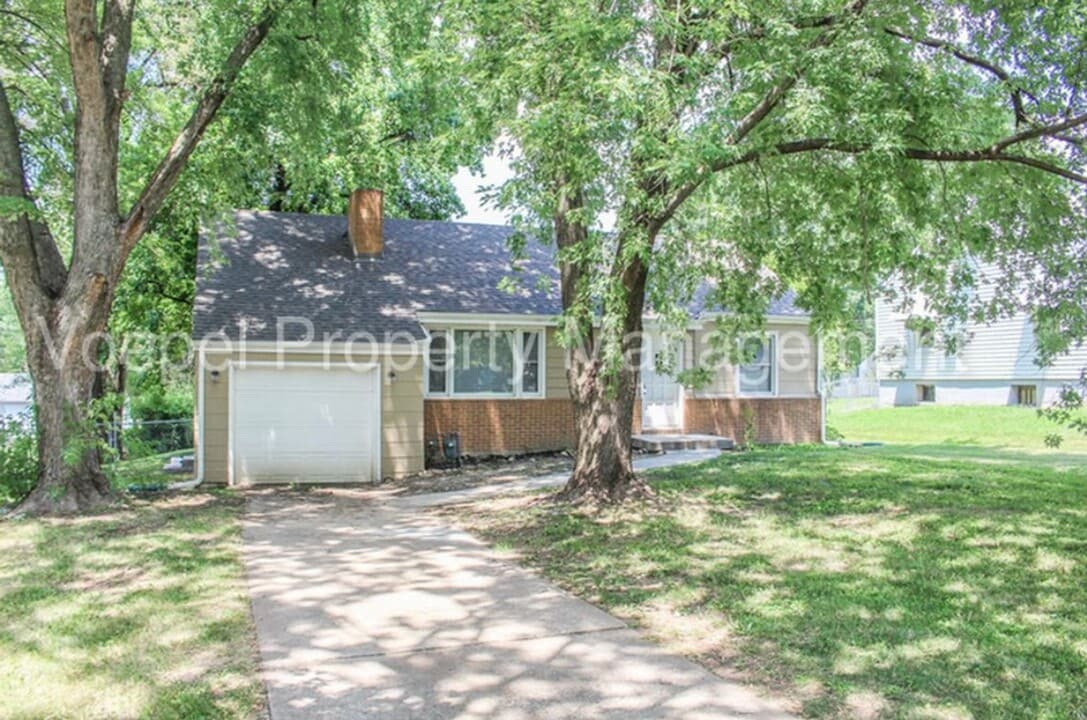 10002 E 35th Terrace S in Independence, MO - Building Photo