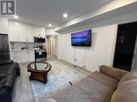 236 McKee Ave in Toronto, ON - Building Photo