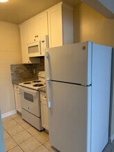 1728 Broadway in Redwood City, CA - Foto de edificio - Building Photo