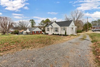 1737 Merritt Dr in Clarksville, TN - Building Photo - Building Photo