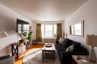 90 Kilsyth Rd in Boston, MA - Foto de edificio - Building Photo