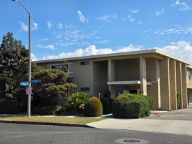 11234 Pangborn Ave in Downey, CA - Building Photo